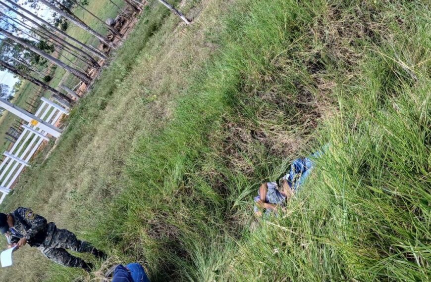 Homem é encontrado morto ao lado de uma motocicleta na fronteira