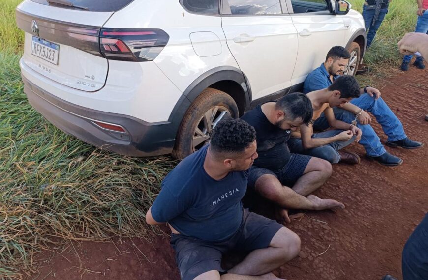 PRF e Polícia Nacional de Pedro Juan prendem quatro homens com carro roubado