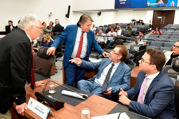 Projeto de Lei que obriga revendedora informar se carro é de leilão passa em 1ª