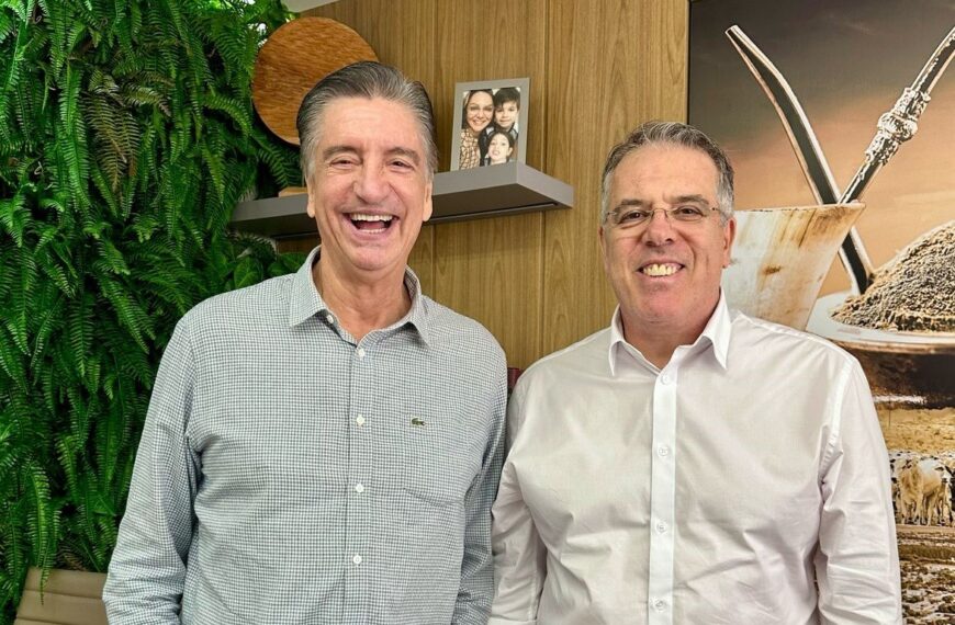 Eduardo Campos e Dagoberto discutem possível fusão do PSDB com Republicanos