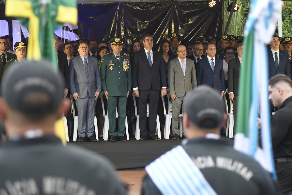 Governo do Estado entrega armamentos e motos de alta cilindrada à Polícia Militar