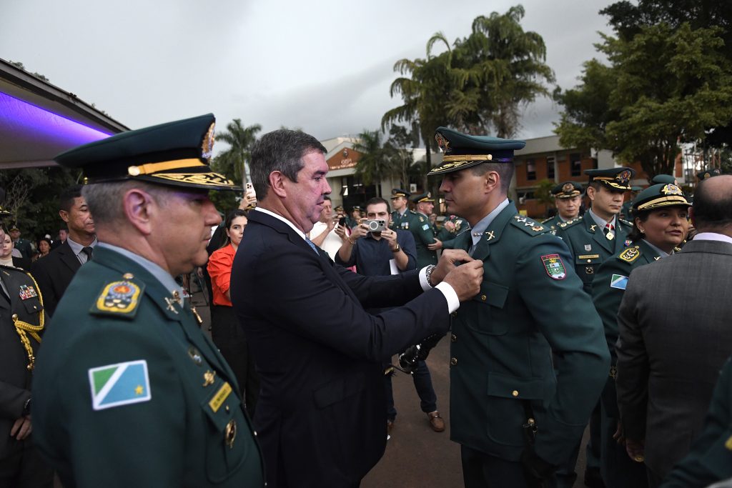 Governo do Estado entrega armamentos e motos de alta cilindrada à Polícia Militar