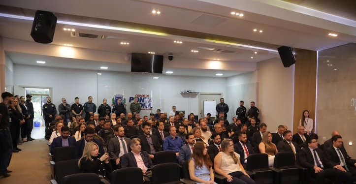 Superintendente empossa novo delegado chefe da Polícia Federal em Ponta Porã