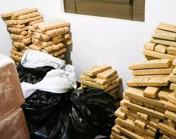 Polícia Militar estoura depósito e apreende 2 toneladas de maconha