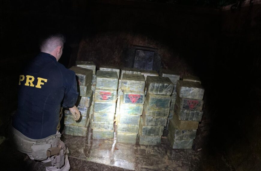 PRF encontra 360 quilos de cocaína em carreta com fundo falso em Dourados