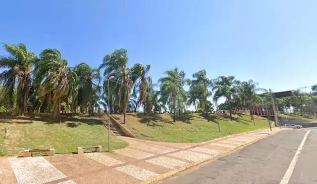 Homem é encontrado ensanguentado e com tiro no pescoço na Orla Ferroviária