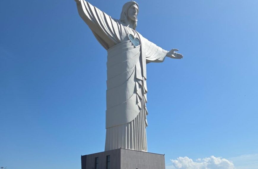Maior Cristo do Brasil atrai mais de 50 mil turistas na Semana Santa em Encantado (RS)