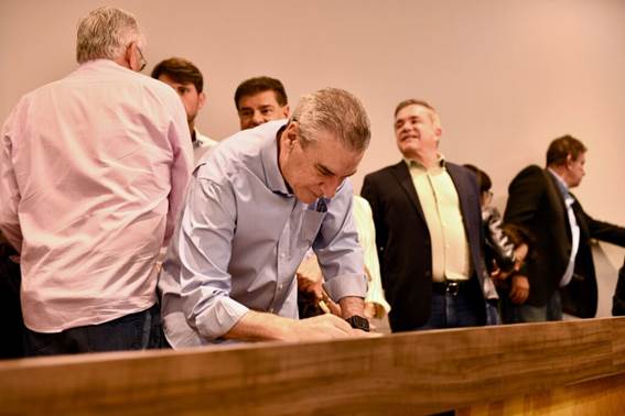 “Moradia é dignidade”, diz Corrêa sobre construção de casas em 13 aldeias e assentamentos