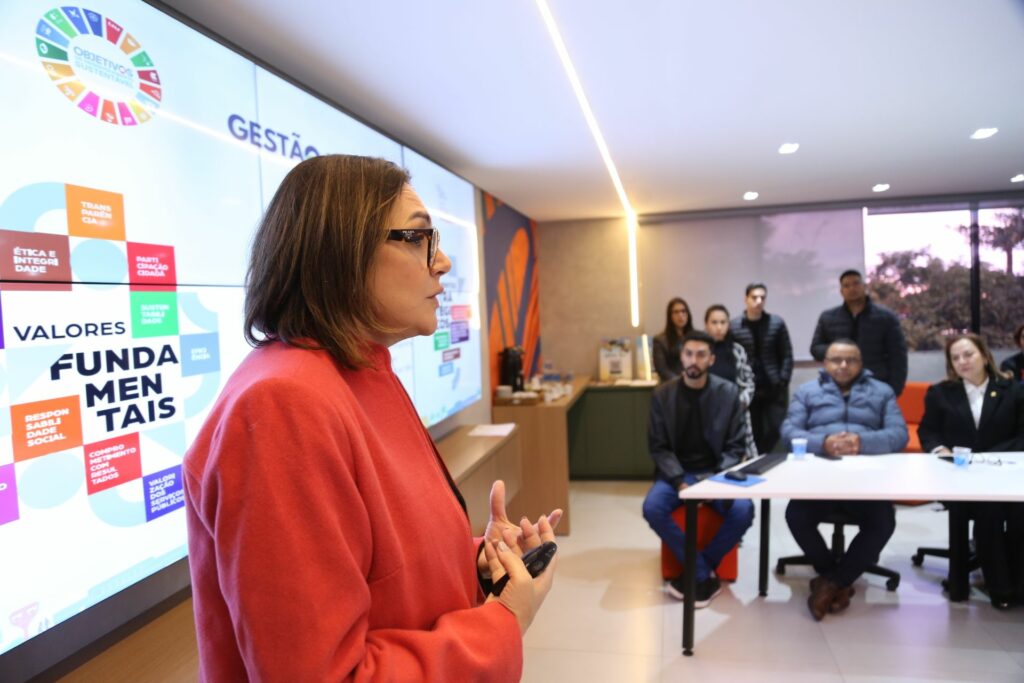 Prefeito Eduardo Campos apresenta projetos de inovação e desenvolvimento a vereadores de Ponta Porã