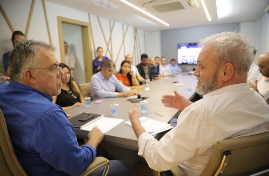 Eduardo Campos e vereadores discutem investimentos com deputado Geraldo Resende