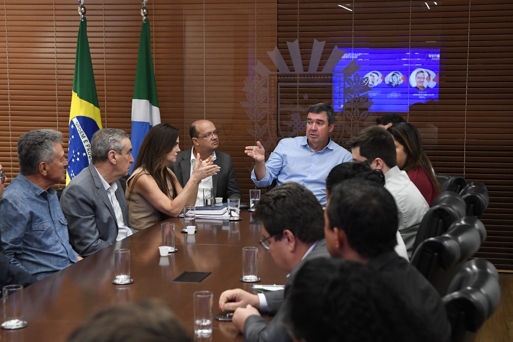 Municipalismo: Prefeito de Naviraí e vereadores apresentam ao Governo do Estado projetos estruturantes para o município