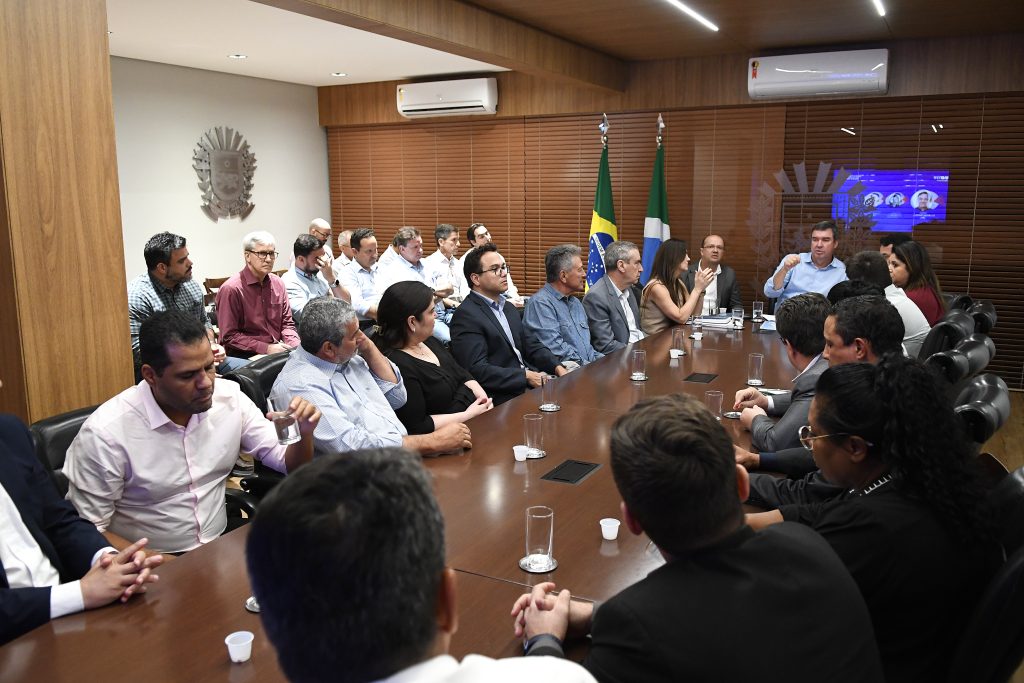 Municipalismo: Prefeito de Naviraí e vereadores apresentam ao Governo do Estado projetos estruturantes para o município