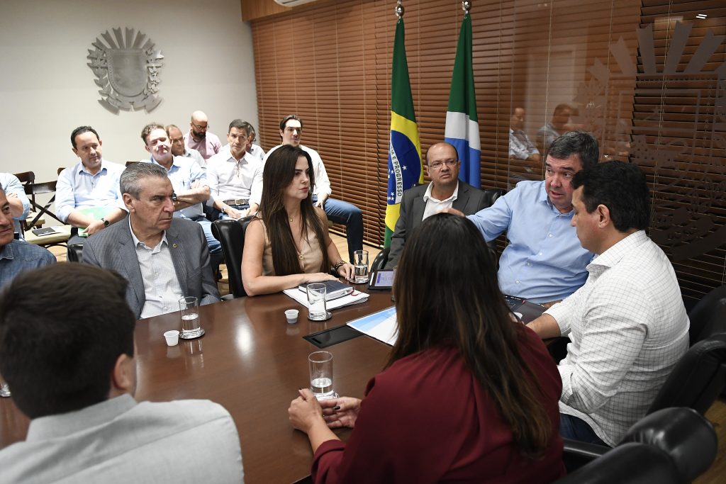 Municipalismo: Prefeito de Naviraí e vereadores apresentam ao Governo do Estado projetos estruturantes para o município
