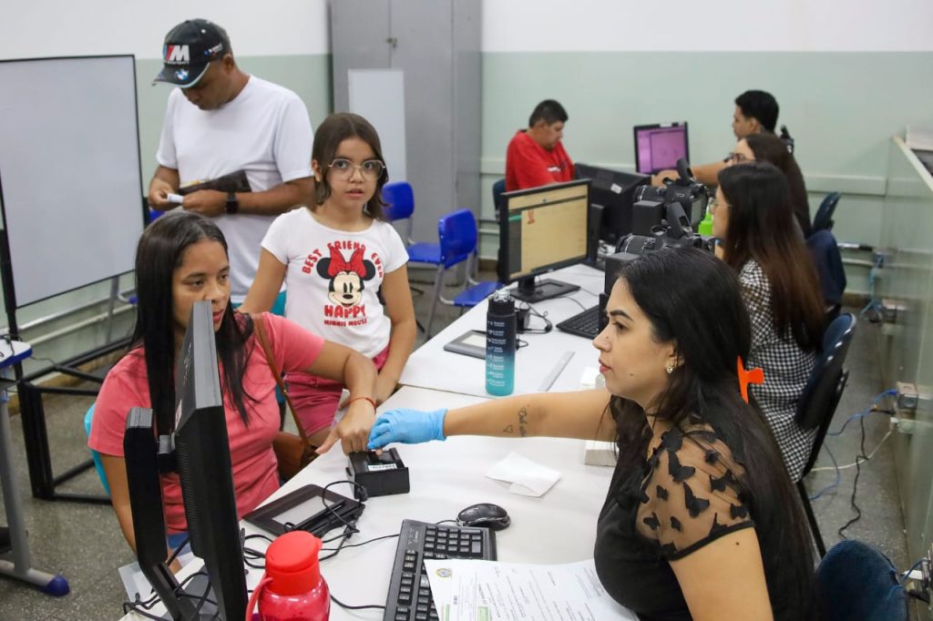 UEMS na Comunidade leva cidadania a milhares de moradores do São Conrado e região UEMS na Comunidade leva cidadania a milhares de moradores do São Conrado e região