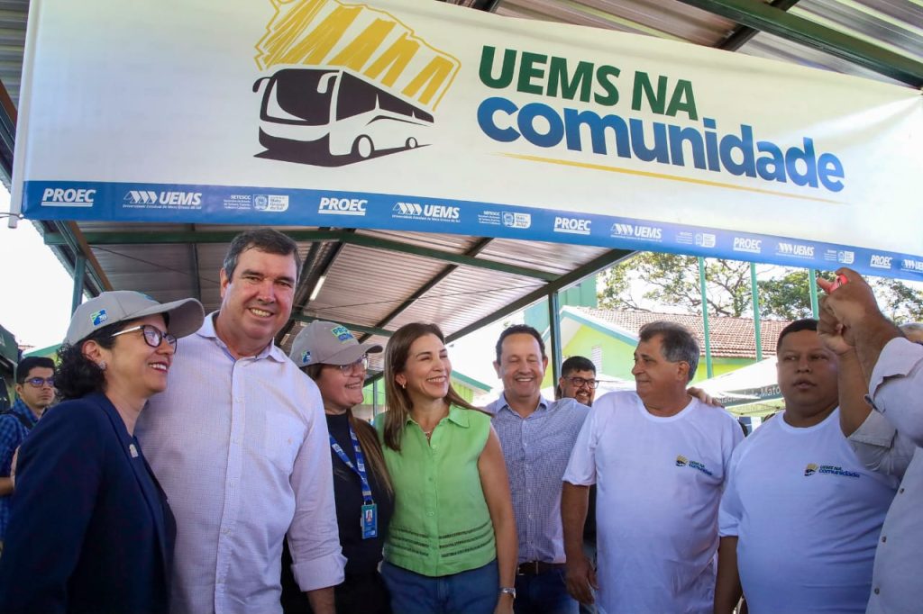 UEMS na Comunidade leva cidadania a milhares de moradores do São Conrado e região UEMS na Comunidade leva cidadania a milhares de moradores do São Conrado e região