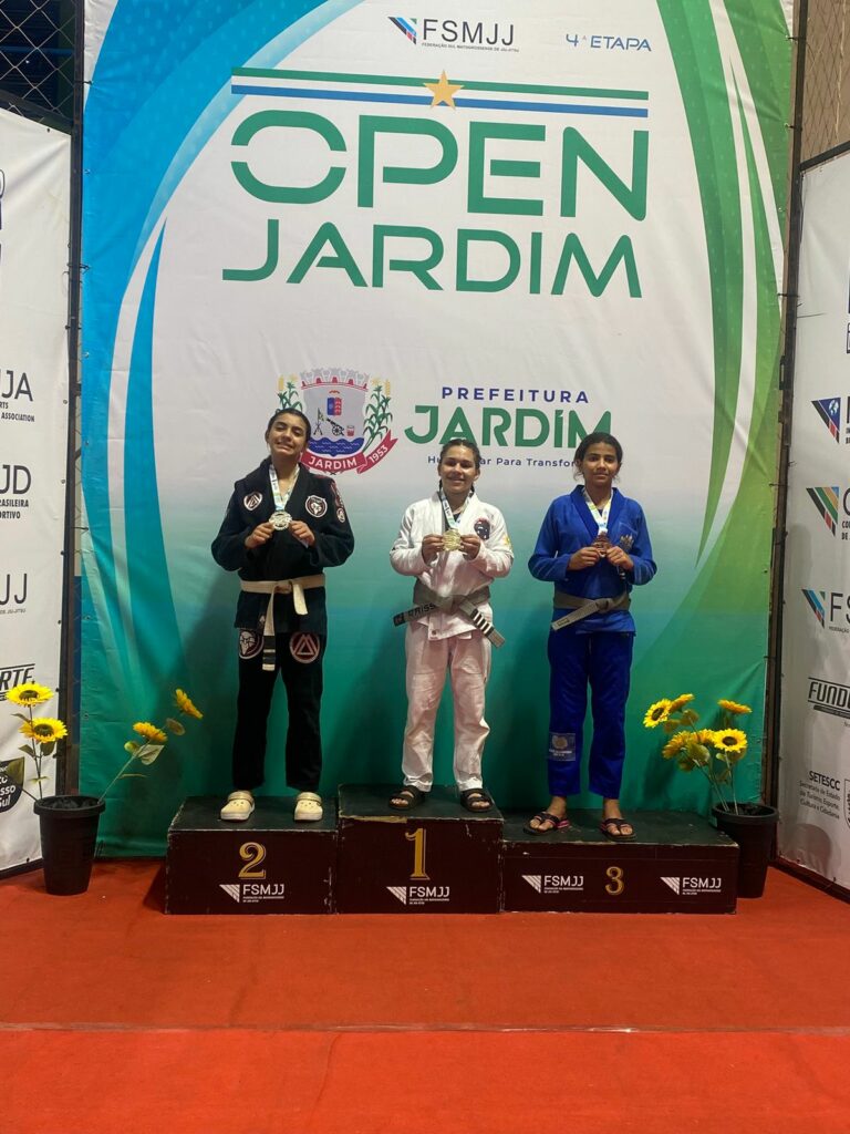 Família Santos: Pai e filhos são destaque no Open Jardim, trazendo medalhas para Ponta Porã