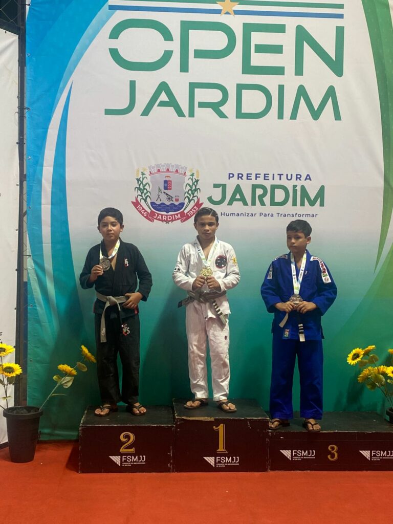 Família Santos: Pai e filhos são destaque no Open Jardim, trazendo medalhas para Ponta Porã