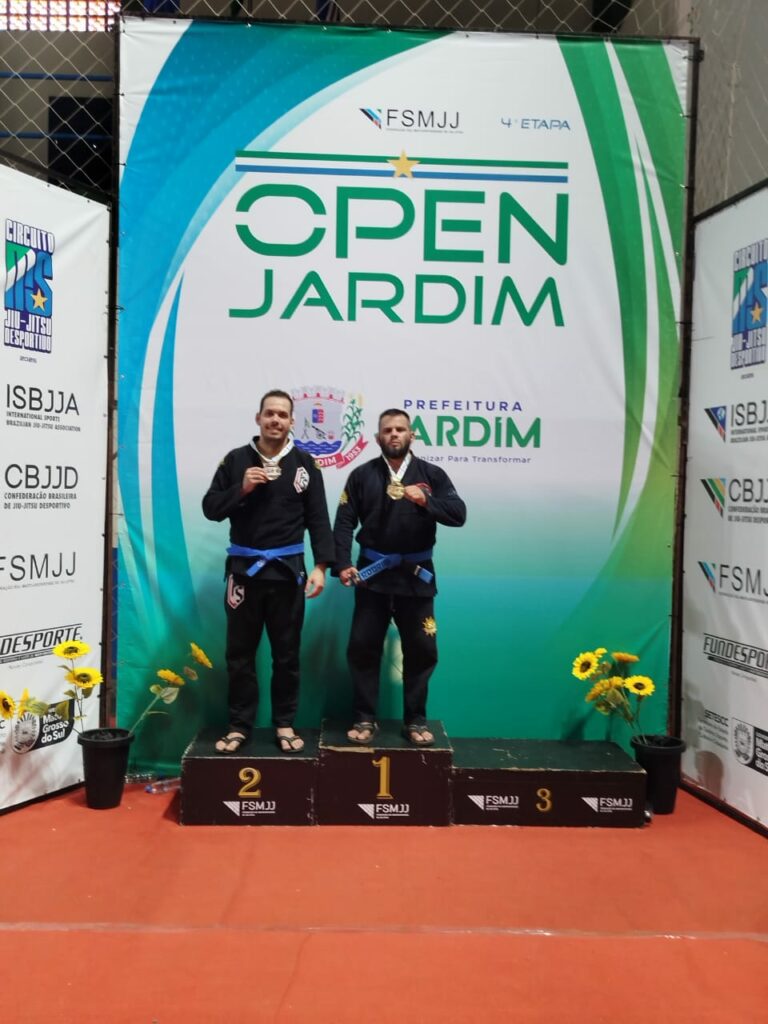 Família Santos: Pai e filhos são destaque no Open Jardim, trazendo medalhas para Ponta Porã