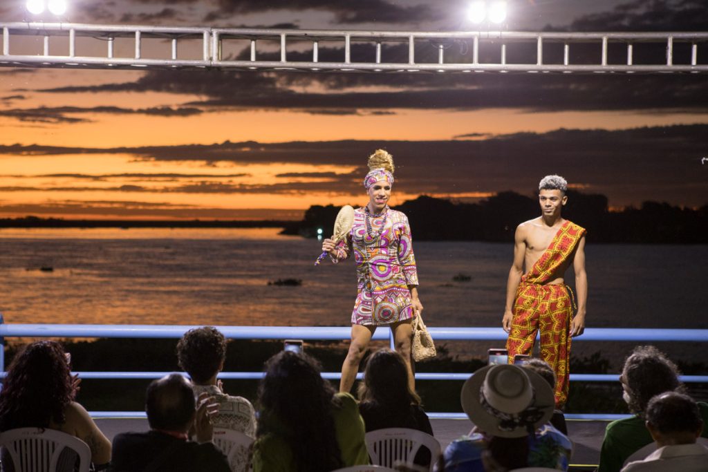 Desfile autoral apresenta moda sustentável, inclusiva e premiada