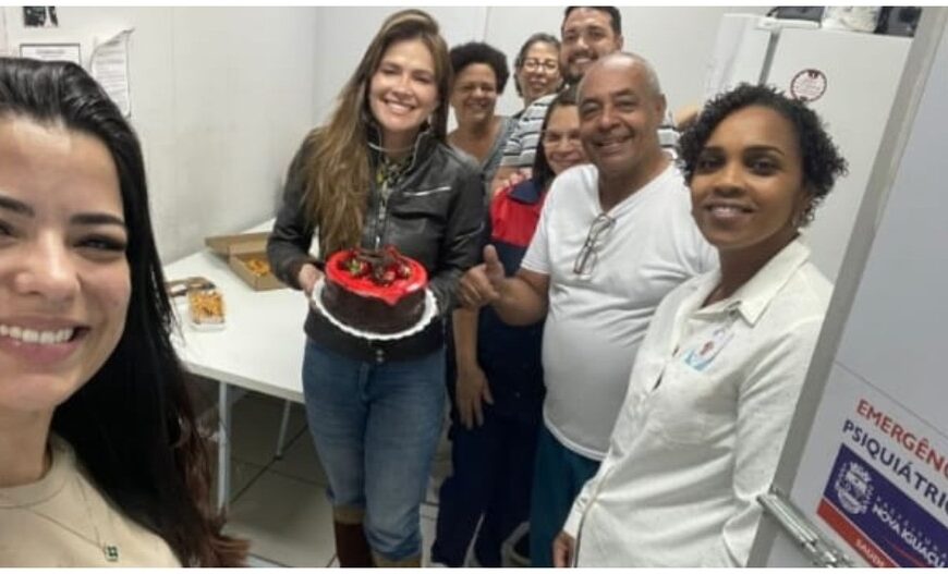 Ex-BBB Fani Pacheco, celebra aniversário em plantão no hospital: ‘Surpresa linda’