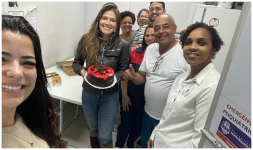Fani Pacheco com colegas do hospital