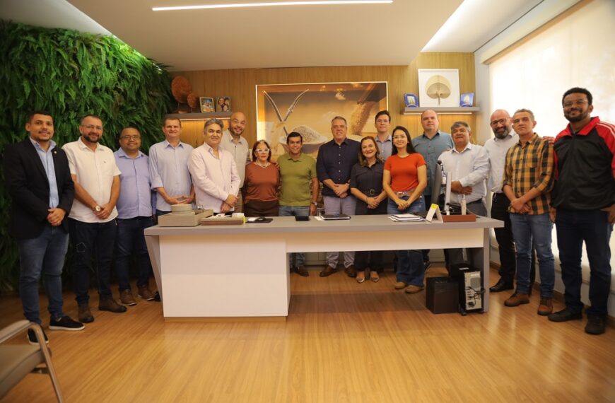 Eduardo Campos e vereadores de Ponta Porã discutem novos investimentos com o deputado Beto Pereira