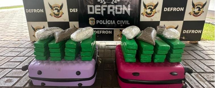 Equipe da DEFRON prende mulher com maconha e sementes da droga na mala