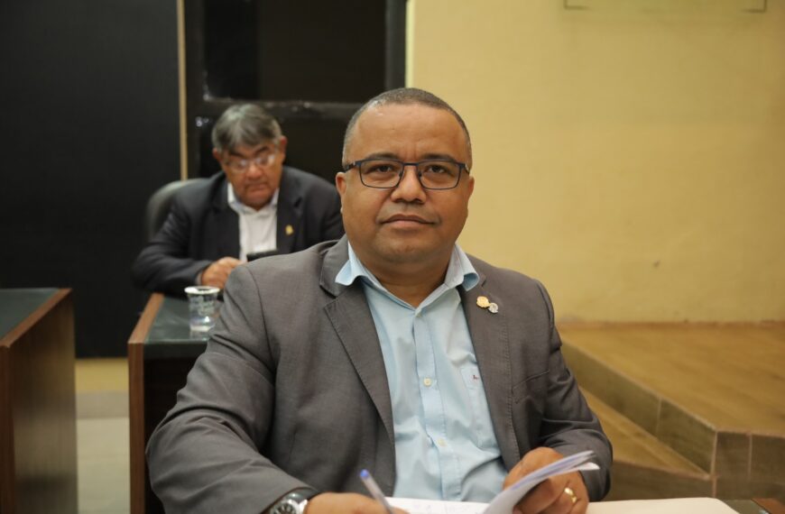 Jelson Bernabé solicita operação tapa-buracos no Bairro Ministro Salgado Filho