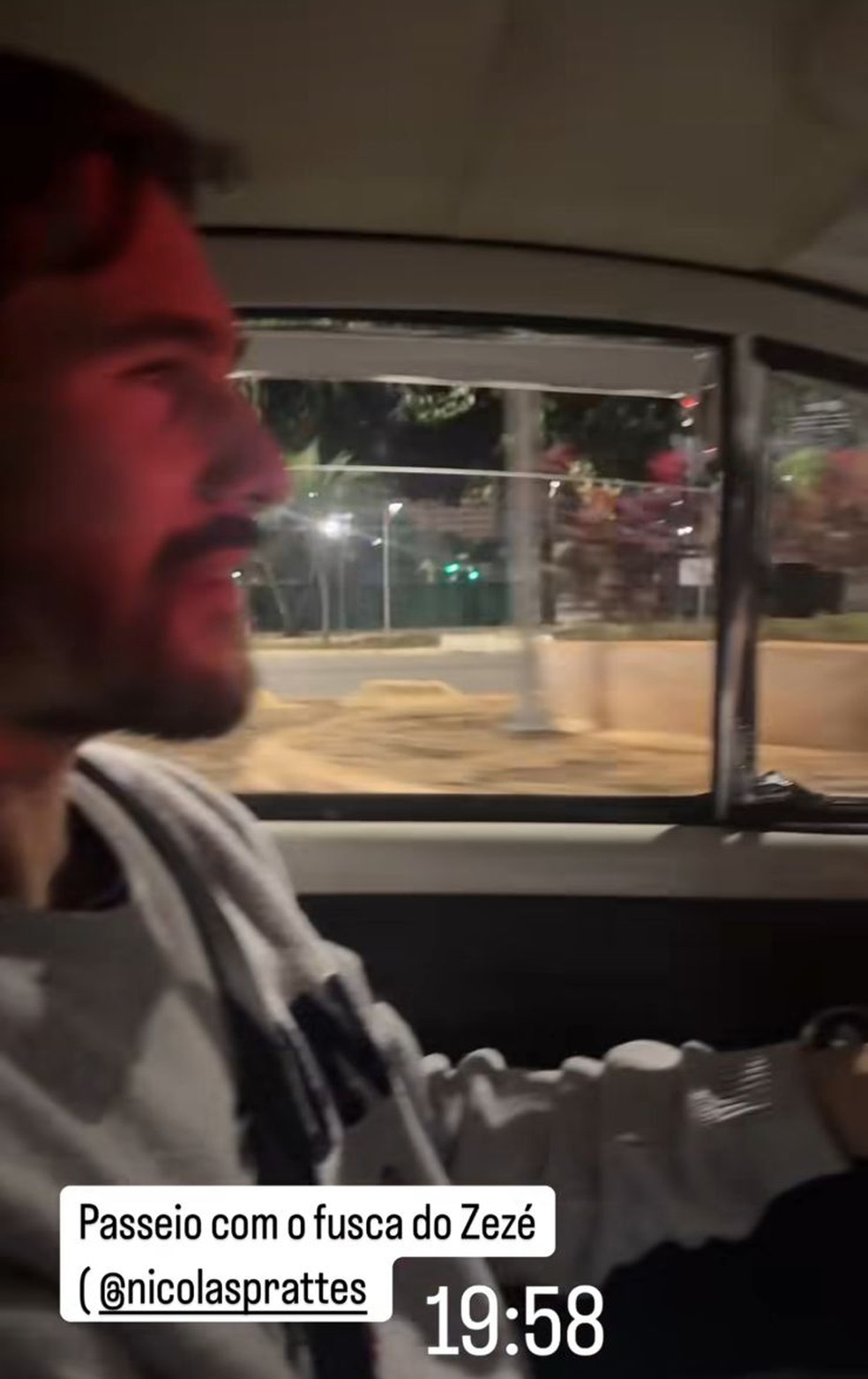 Sabrina Sato mostra passeio de fusca pelo Rio com Nicolas Prattes e a filha dela, Zoe — Foto: Reprodução/Instagram