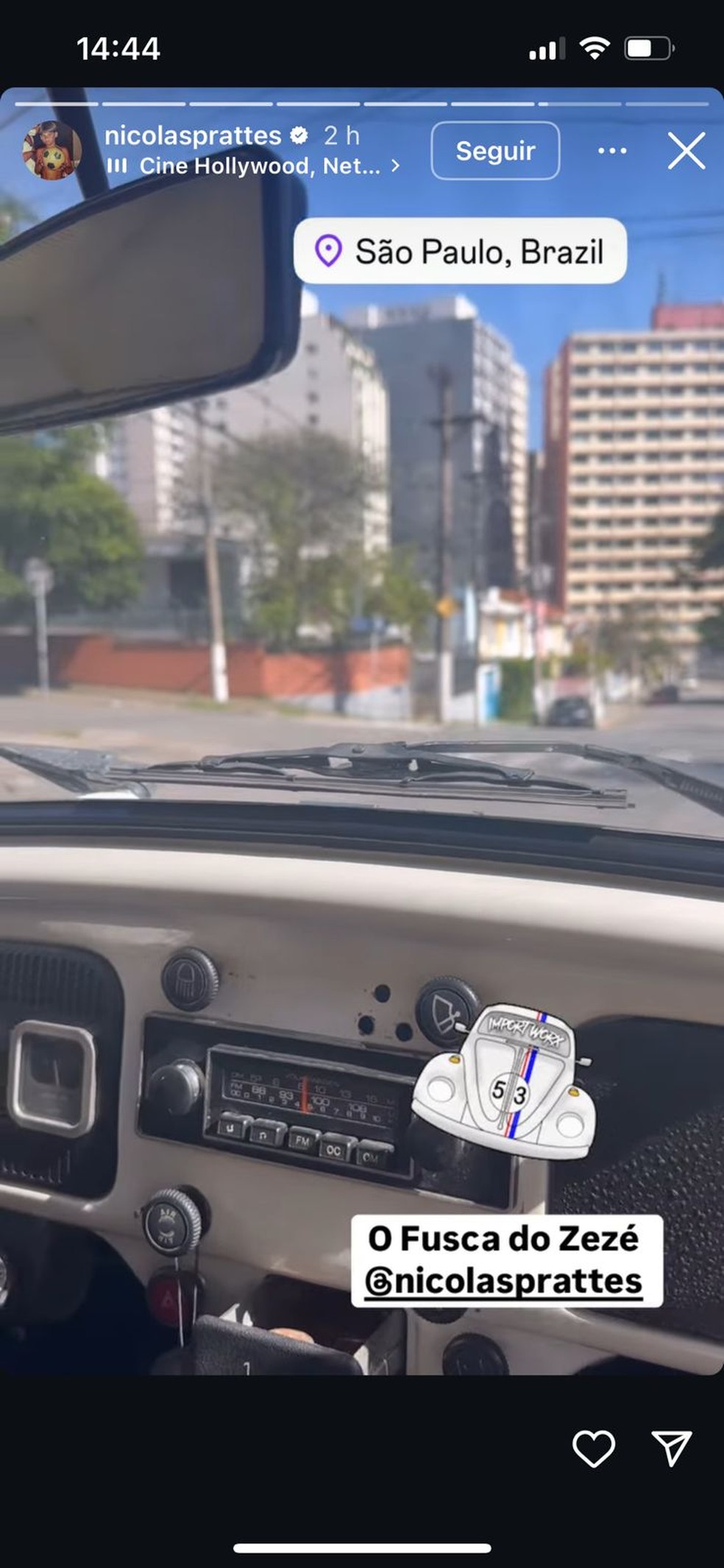 Giselle Prattes no fusca do filho, Nicolas Prattes — Foto: Reprodução/Instagram