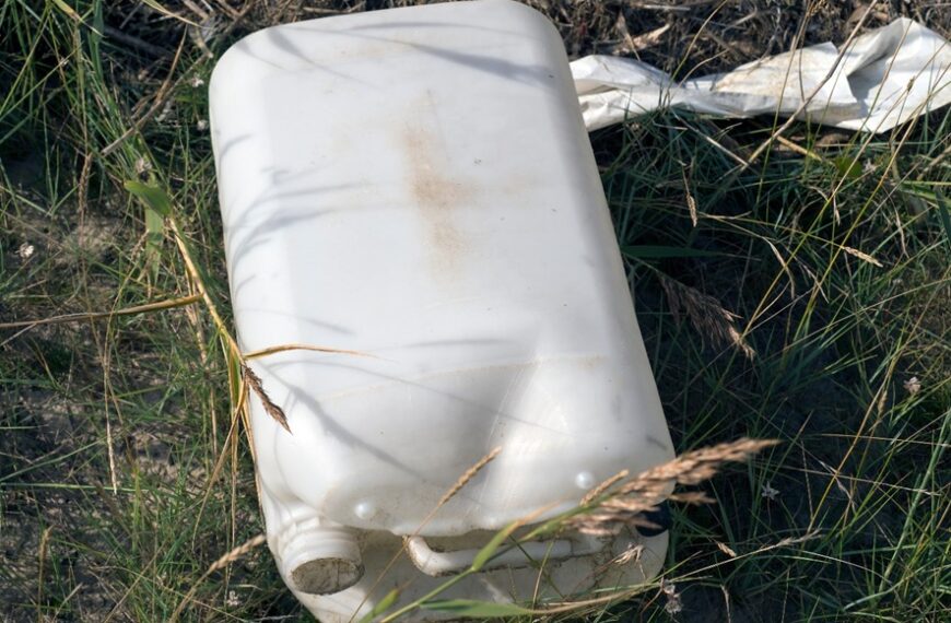 MP apura irregularidades no descarte de agrotóxicos em propriedade rural