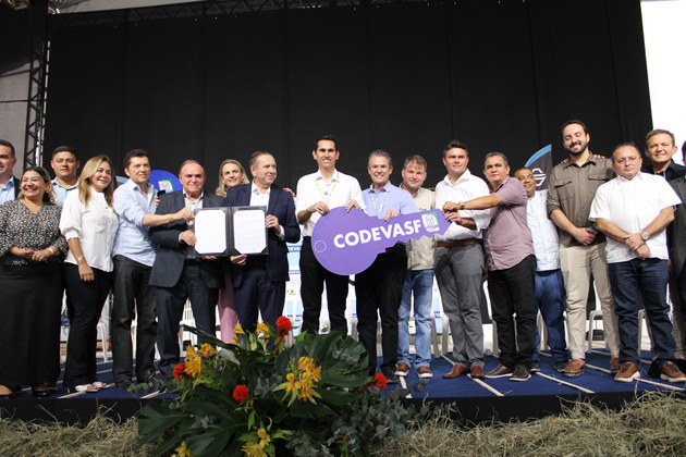 MPA entrega ração e equipamentos para pequenos produtores do Ceará em parceria com a Codevasf