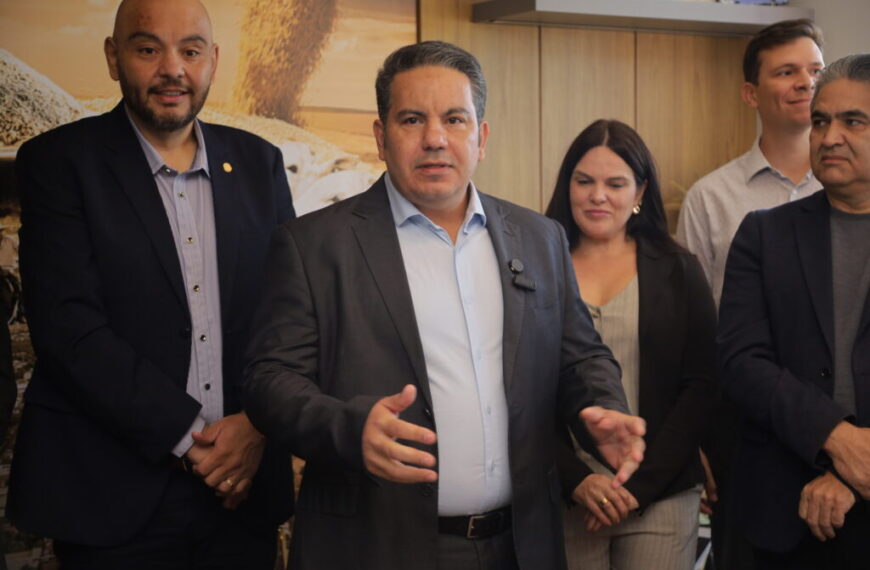 Ponta Porã: Vereadores prestigiam posse de Patrick Derzi e enaltecem importância do servidor público