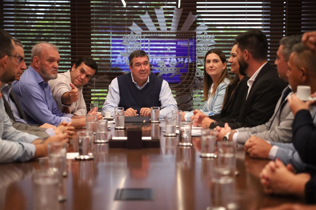 Com MS Ativo, Aral Moreira investe em infraestrutura, melhora vias, distritos e vai concluir construção de casas