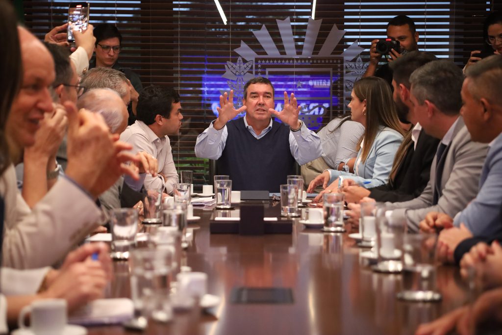 Com MS Ativo, Aral Moreira investe em infraestrutura, melhora vias, distritos e vai concluir construção de casas