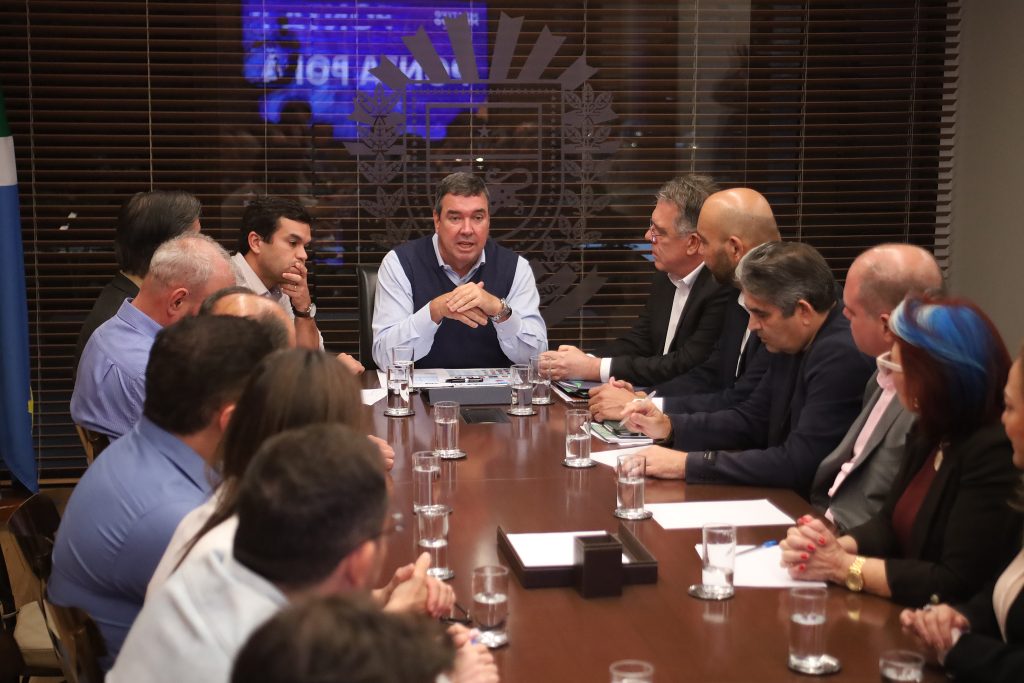 Com MS Ativo, Aral Moreira investe em infraestrutura, melhora vias, distritos e vai concluir construção de casas