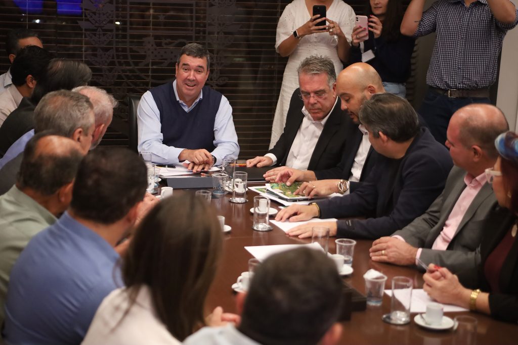 Governo municipalista: Ponta Porã garante recursos para 100% de pavimentação em três bairros e sanga Puitã