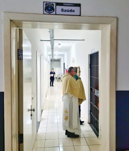 Santíssimo Sacramento visita presídios da capital em celebração ao Corpus Christi