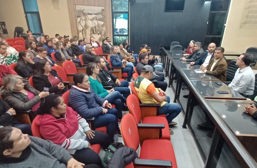 Senador Nelsinho Trad participa de reunião com agentes de saúde na Câmara de Ponta Porã