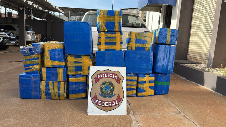 Motorista foge e abandona menor com 350,2 quilos de maconha