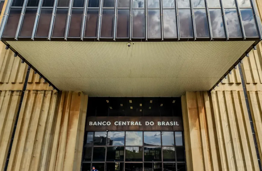 Brasileiros sacaram R$ 360 milhões em valores a receber em abril