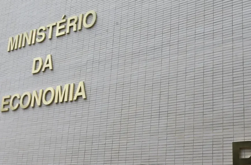 MP alternativa a IOF prevê R$ 4,28 bi de corte de gastos em 2025