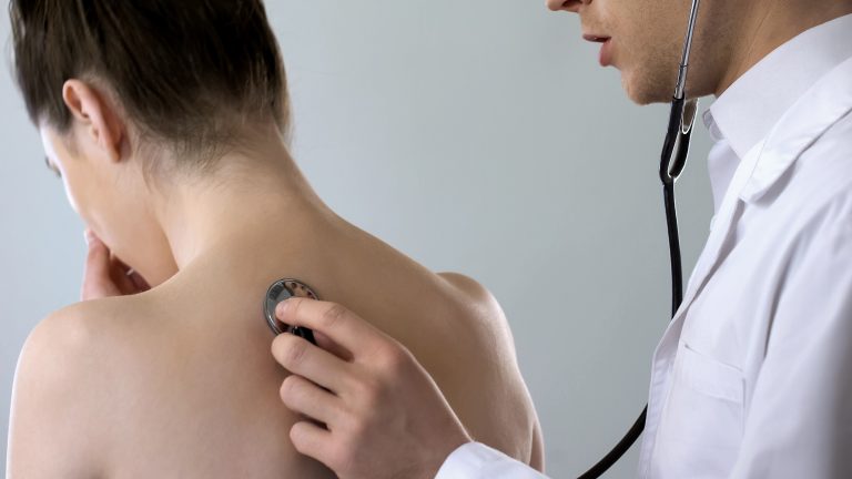 Medida provisória cria programa para melhorar acesso de pacientes a especialistas