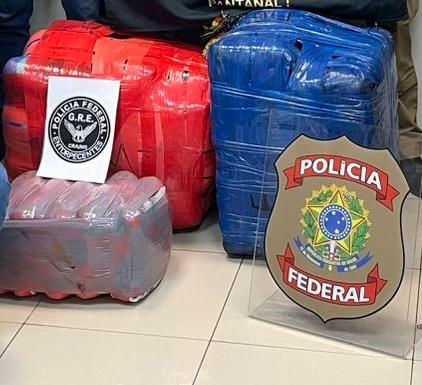 PF apreende 120 quilos de maconha, mas traficantes conseguem escapar