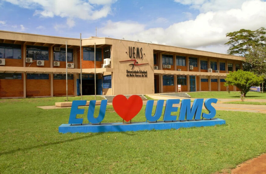 Concurso da Uems com salários de até R$ 11 mil segue com inscrições até quinta