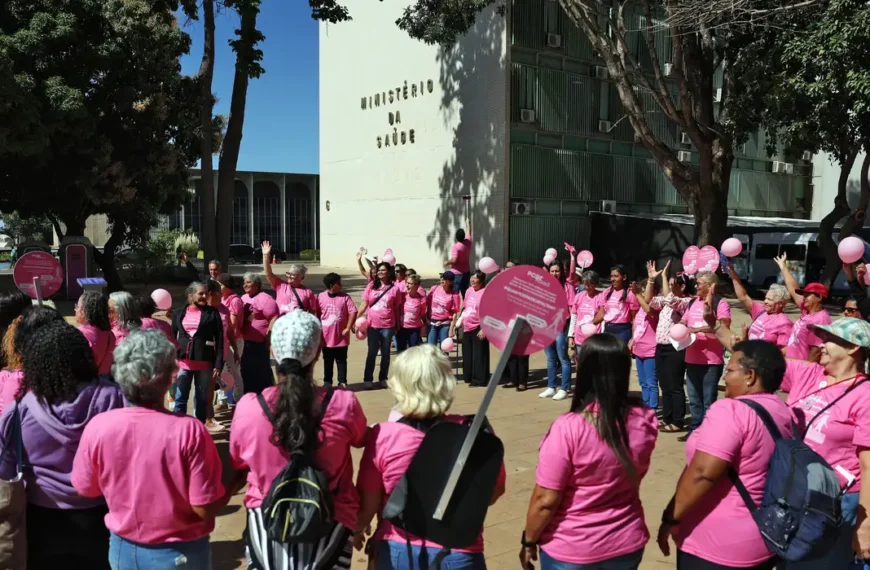 Câncer de mama: Manifestação cobra acesso a tratamento aprovado no SUS