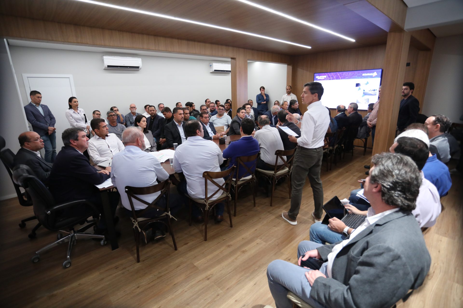 Com investimentos do MS Ativo, Dourados terá vias do transporte coletivo recapeadas pelo Governo do Estado Com investimentos do MS Ativo, Dourados terá vias do transporte coletivo recapeadas pelo Governo do Estado