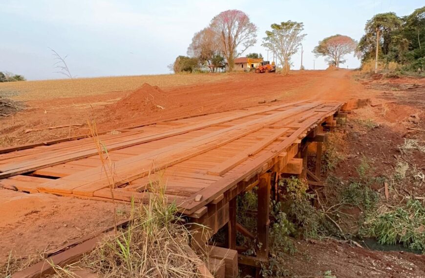 Governo atende pedido de Lia Nogueira e entrega ponte no Assentamento Corona