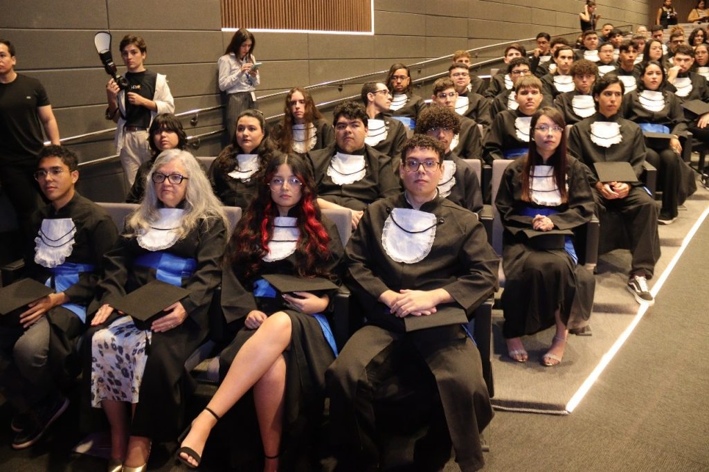 Primeiro passo de quem está entrando no mercado, Voucher Desenvolvedor também é oportunidade de recomeço