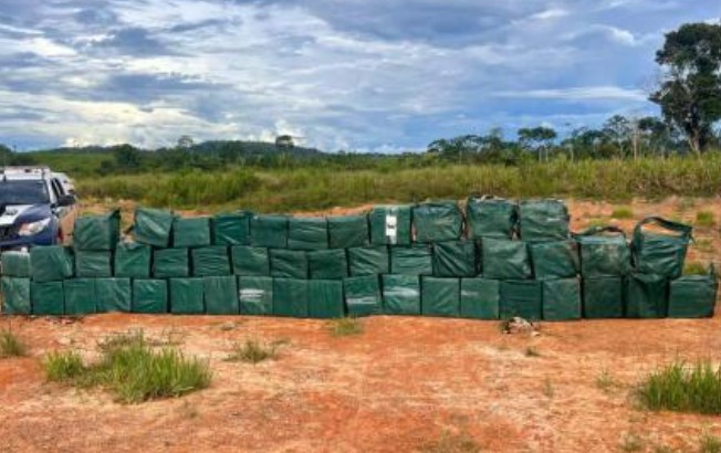 Polícia apreende mais de meia tonelada de cocaína em pista clandestina em Mato Grosso